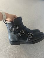 Coole, schwarze Lederstiefeletten mit Schnallen, Grösse 38