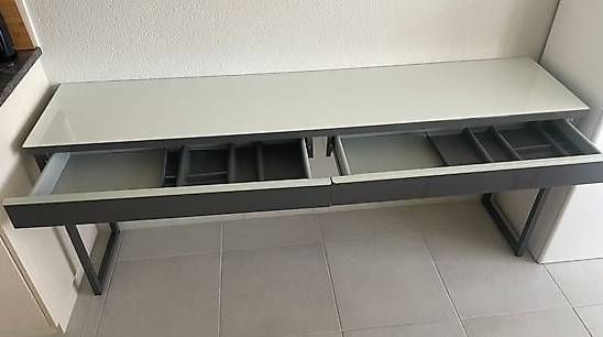 Tavoli da trucco: Schreibtisch / Schminktisch – Usato da Männedorf venduto da tanjaderman 2