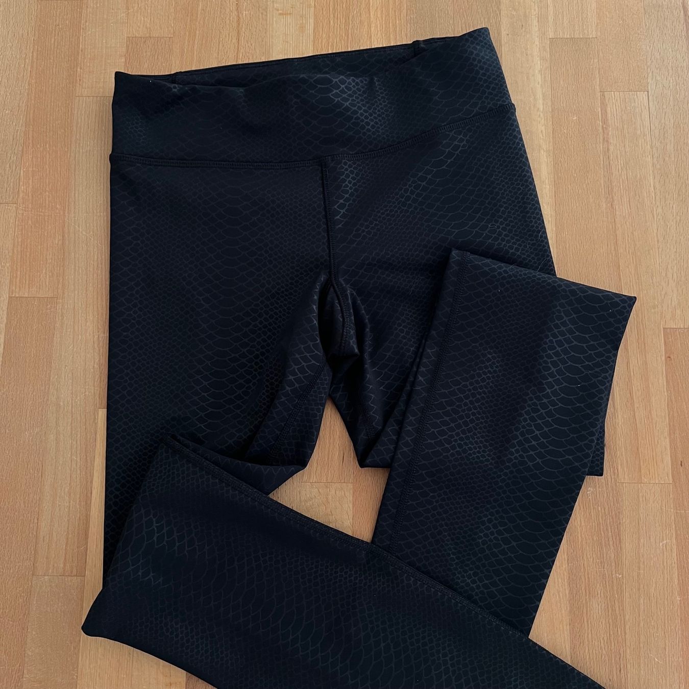 Under Armour Leggings: Leggings de sport Under Armor – Usato da Pully venduto da sunaddict 1