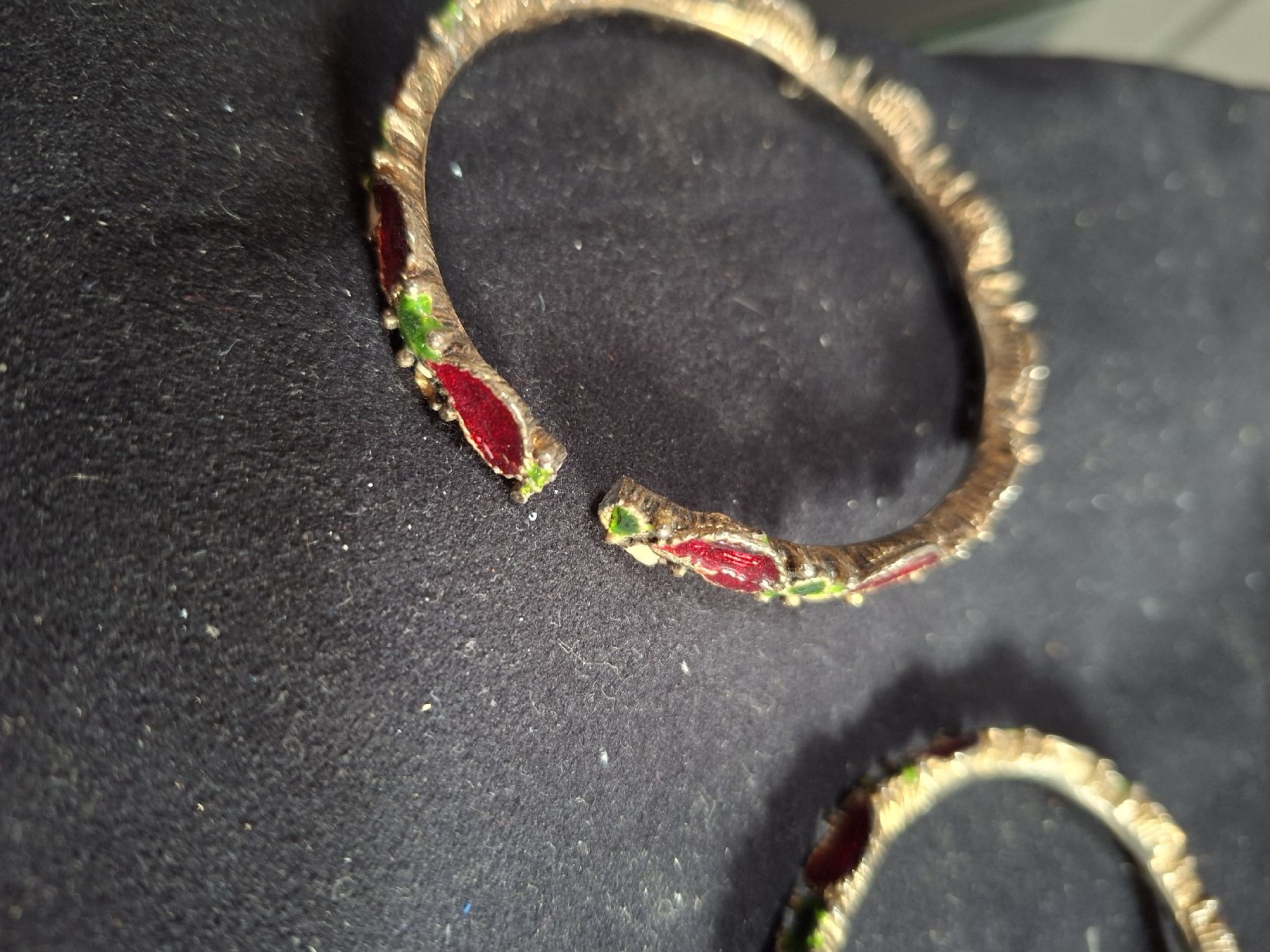 Bracciali & Braccialetti: Paire de bracelets – Difettoso da Tannay venduto da v1n1p00h 3