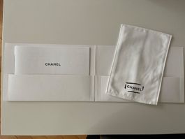 Chanel Handschuh zur Taschenreinigung