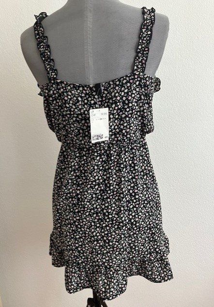 H&M Vestiti: Robe d'été noire à fleurs, taille 36, neuve – Nuovo e nell'imballaggio originale da Gampelen venduto da Mari60 2