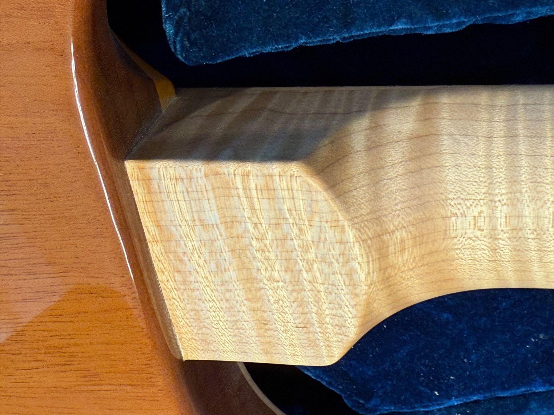Strumenti musicali: Santana Artist  LTD – Usato da Neuhausen venduto da vol_ts2t 6