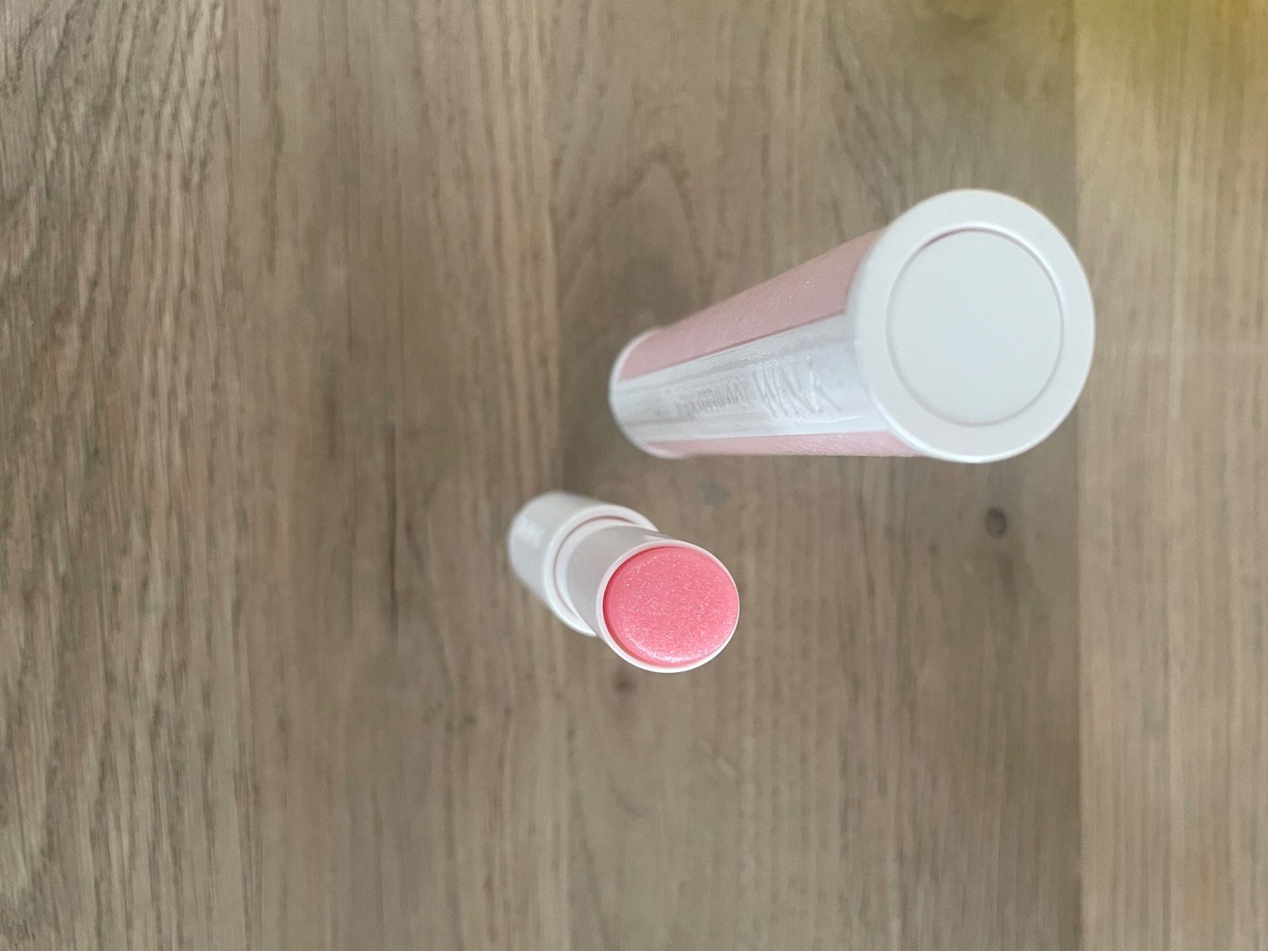 Make-up: Ynm lip plum – Usato da Luzern venduto da joliii 3
