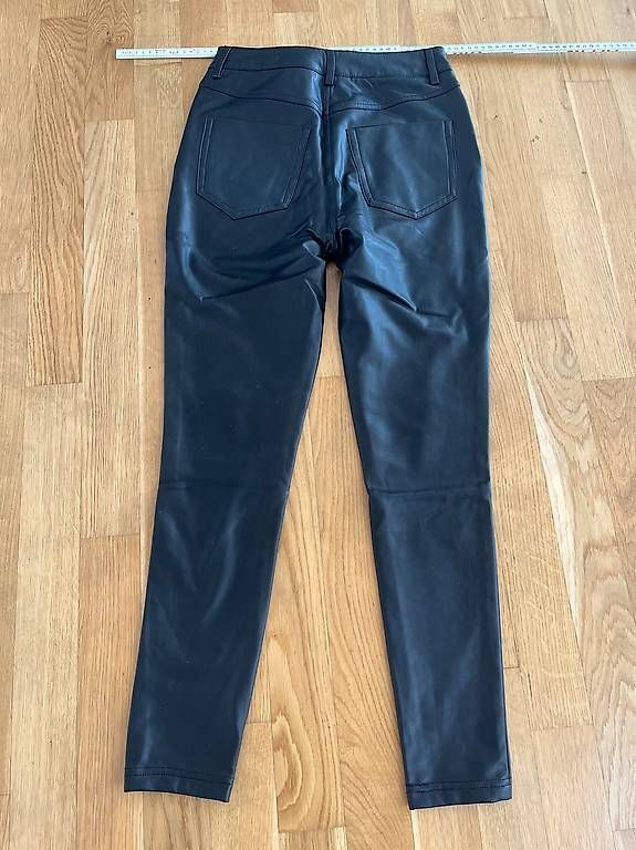 Pantaloni: Kunstlederhose schwarz, M, FB Sister – Usato da Breitenbach venduto da ani_tc2l 1