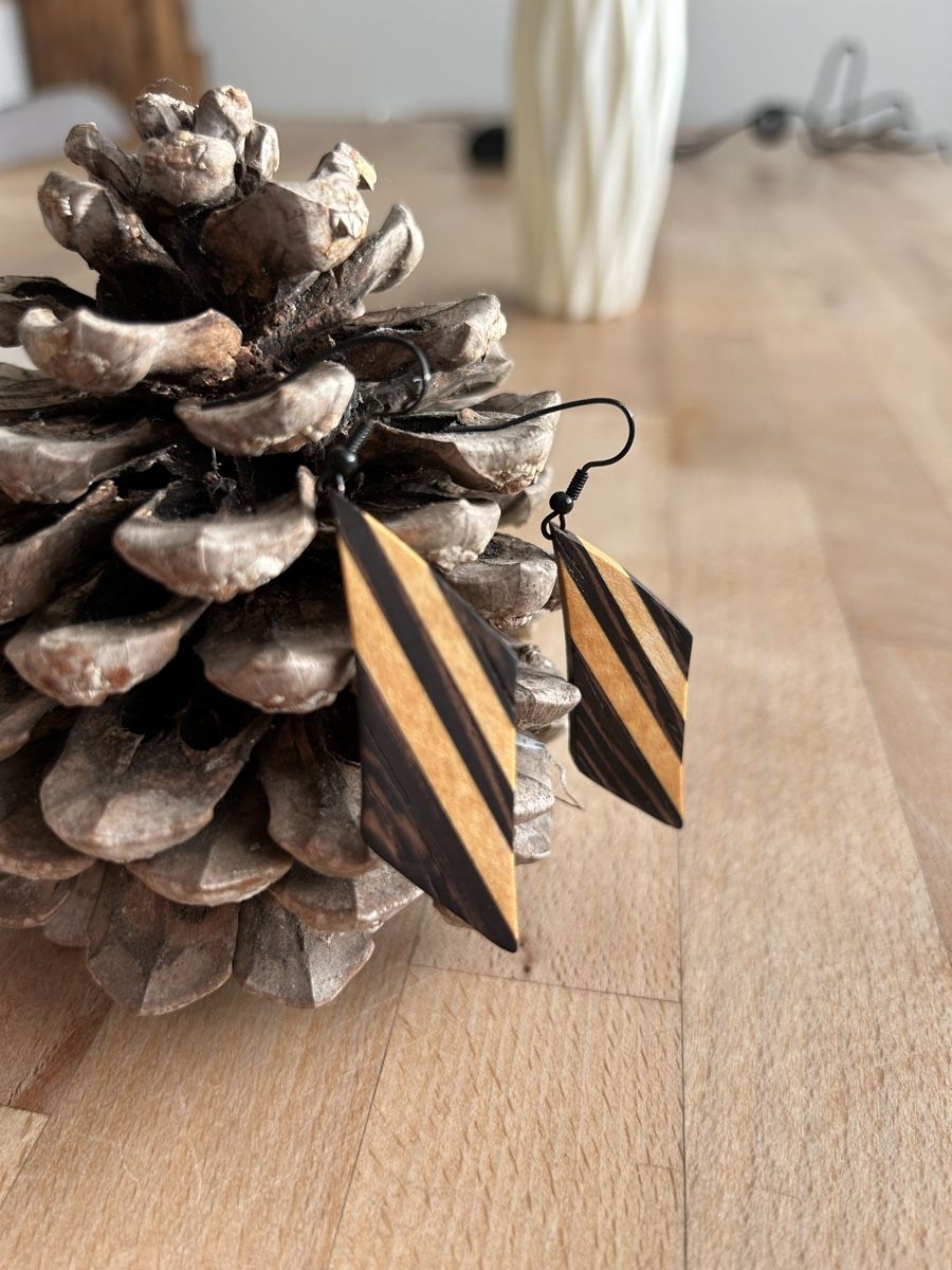 Orecchini pendenti & Orecchini a lobo: Ohrringe aus Wenge Ahorn Holz – Nuovo (secondo la descrizione) da Brunnen venduto da Bastelrausch 2