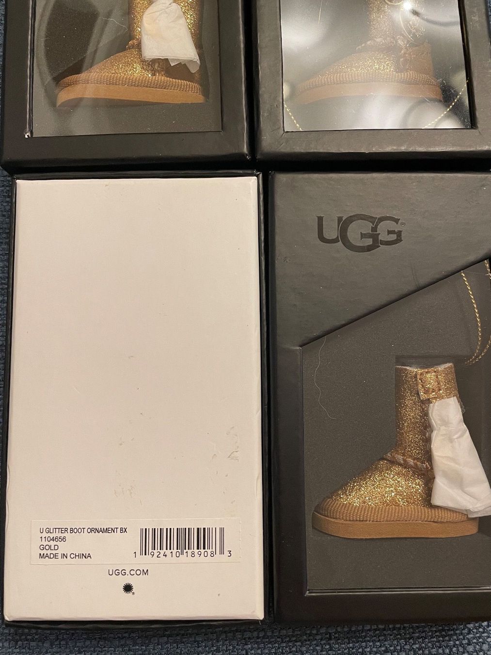 Alle Dekorationen: UGG DEKOHÄNGER in GOLD - NEU 3 Stück – Neu und originalverpackt aus Zürich von BestsellerFashion 2