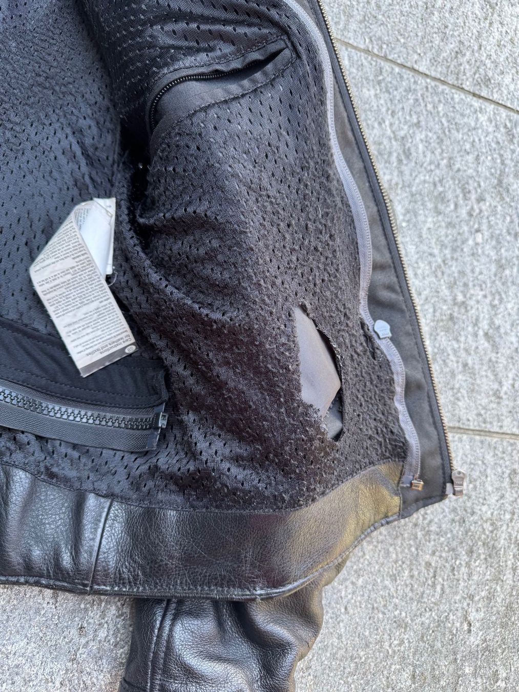 Held Giacche: Held schwarze Motorrad Jacke, Grösse 56, Leder – Usato da Meiringen venduto da Jackwashere 4