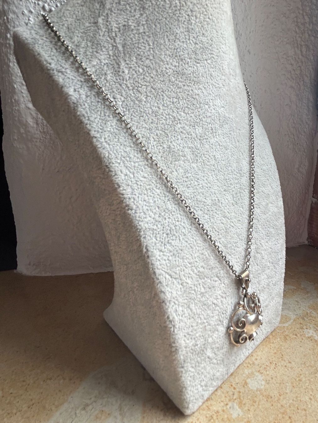 Catenine: Blumenanhänger+ Ankerkette Silber – Usato da Laufen venduto da Bellebellezza 2