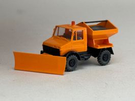 VE1-Wiking Mercedes Unimog Schneeräumung orange