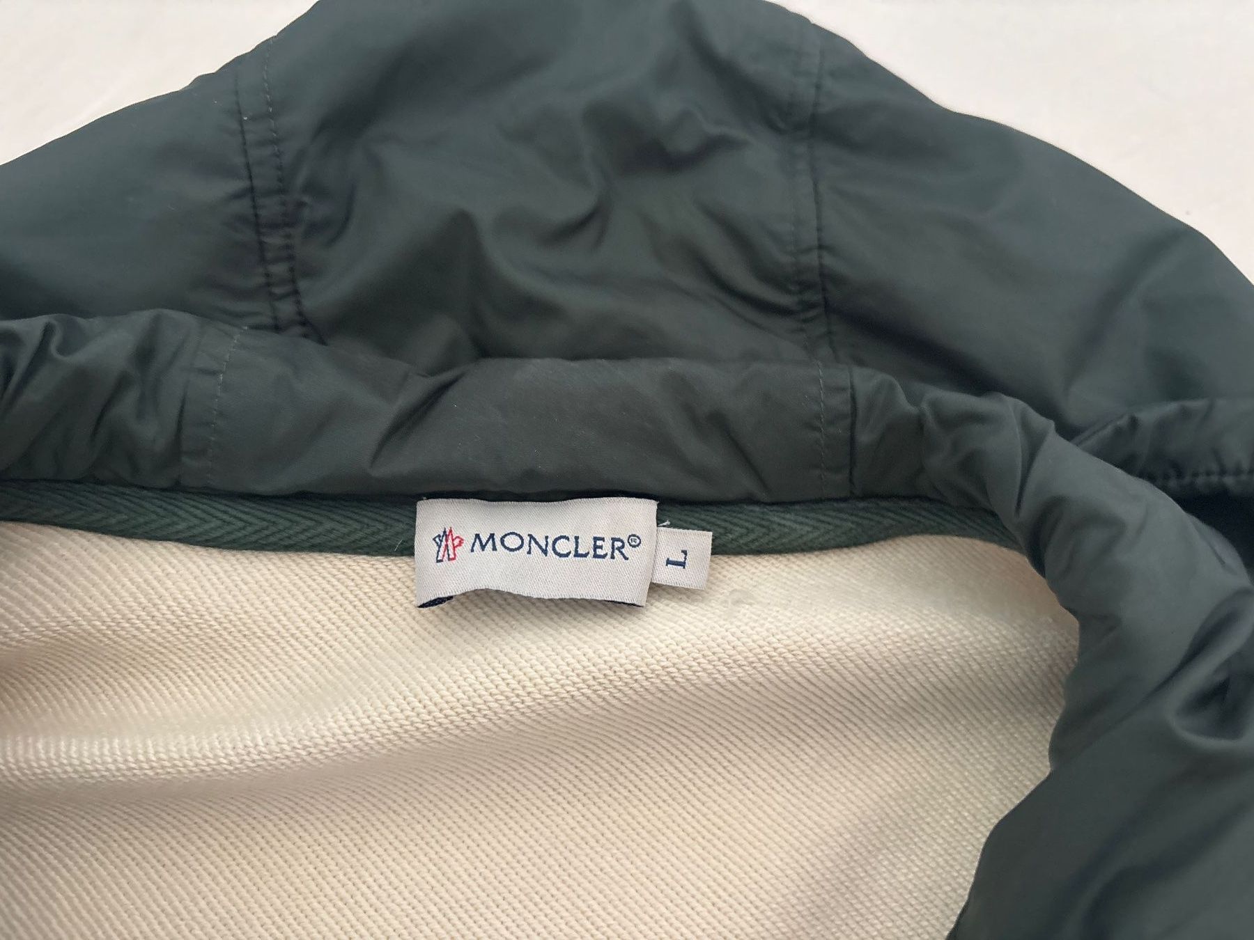 Moncler Jacken: Moncler - Kaputzenjacke – Gebraucht aus Pfäffikon ZH von R-Jako 1