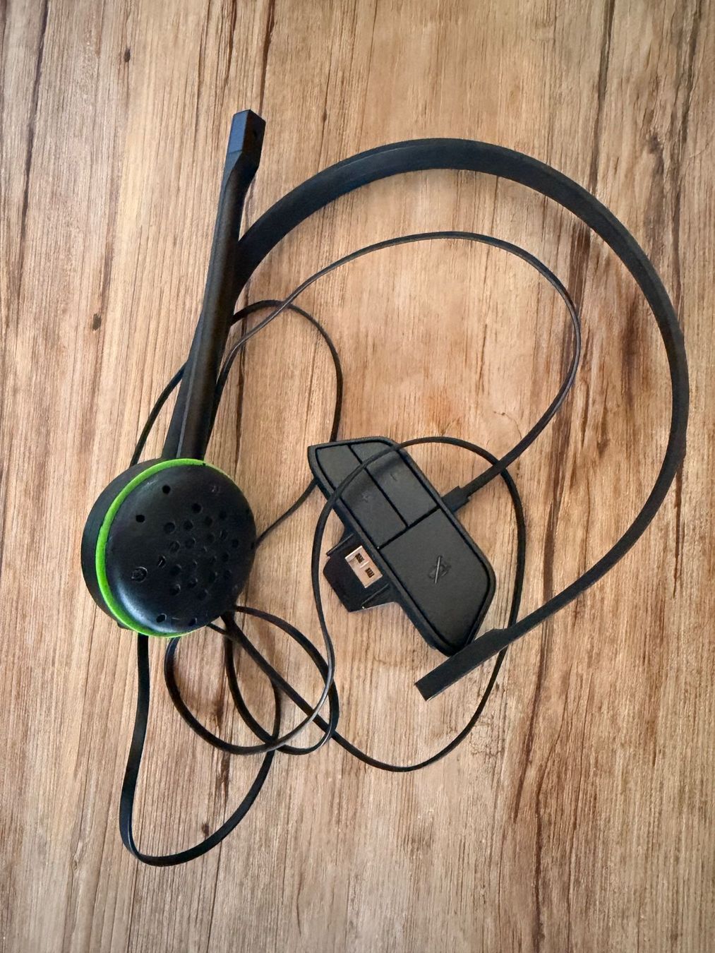Microsoft Konsolen: Xbox one - mit 2 Controller und 6 (9) Games – Gebraucht aus Wernetshausen von BASI91 4