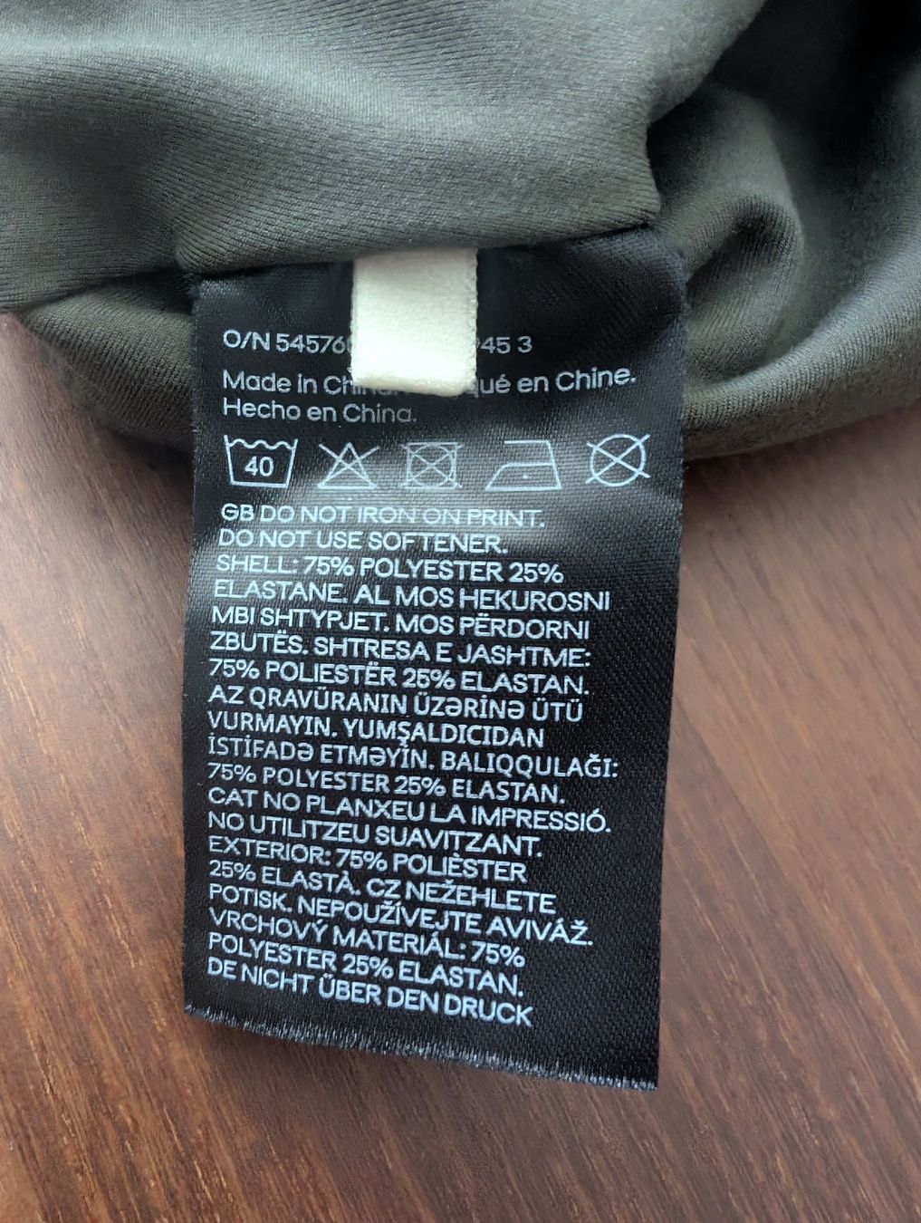 H&M Top: H&M Move SoftMove Sporttop Gr. L Khaki – Nuovo (secondo la descrizione) da Lufingen venduto da Kappi90 4