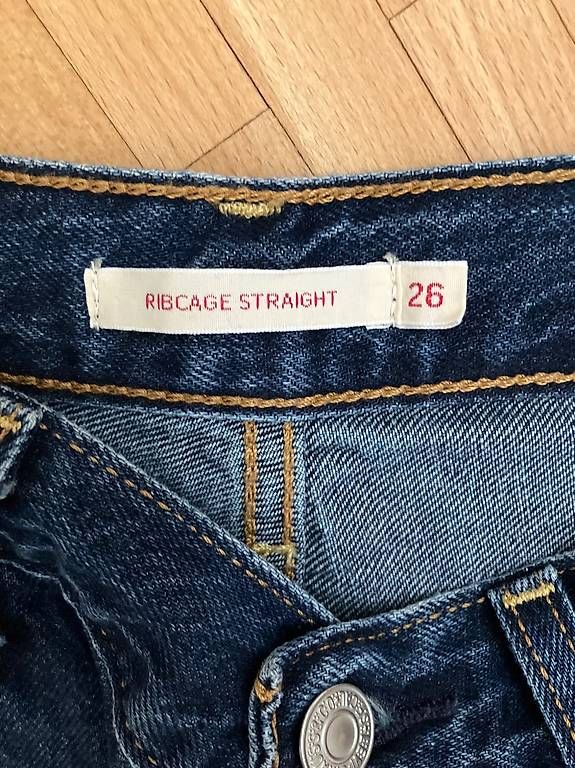 Jeans: levi?s jeans in einem schönen blauton – Usato da baar venduto da Lstar 1