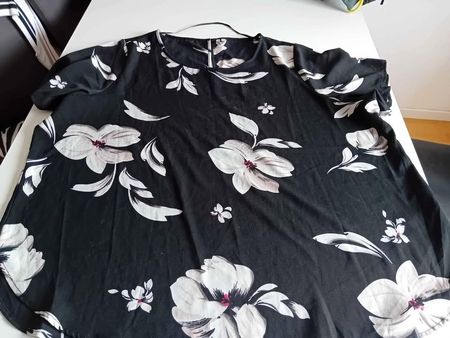 Schickes Sommer-Top von Only Carmakoma, Gr. 54, neuwertig