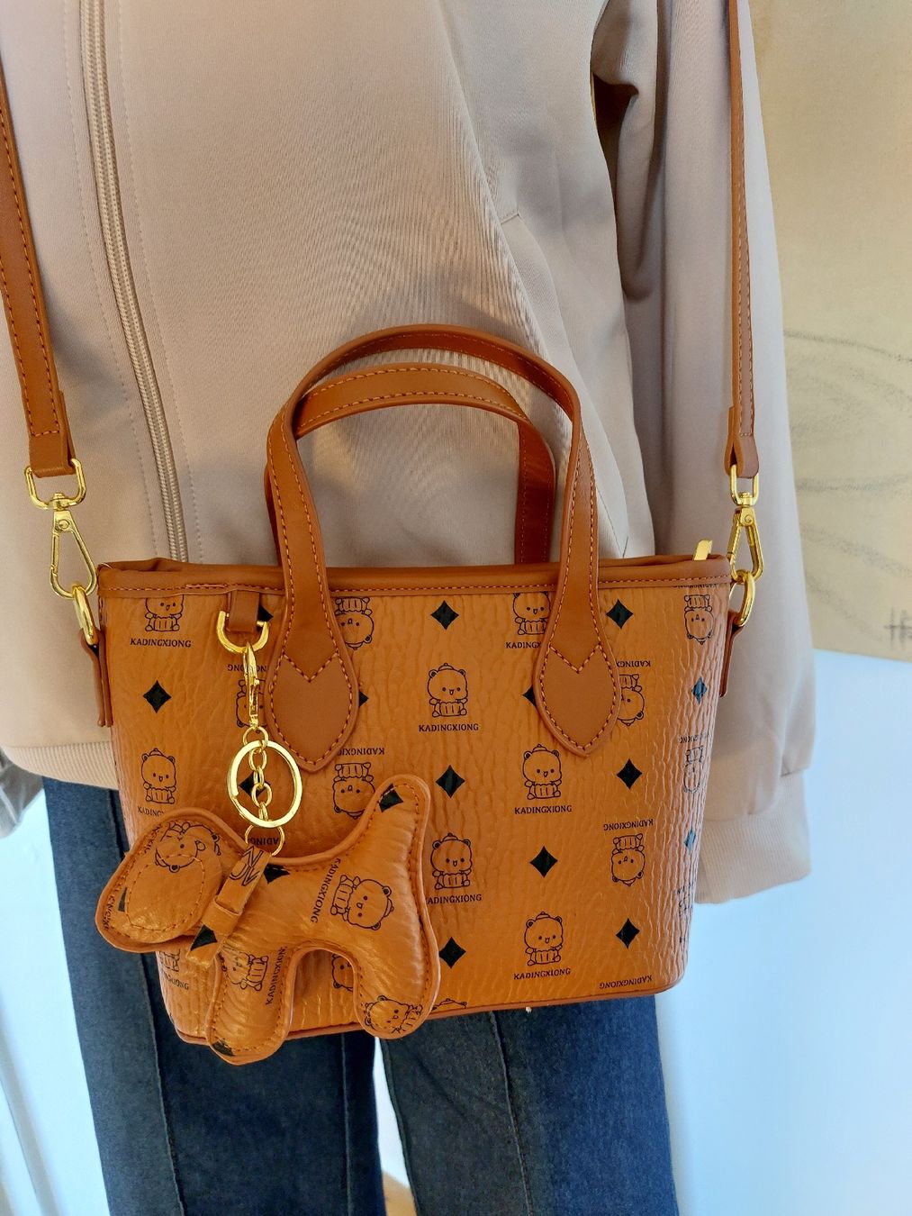 Borse da donna: NEUE Trend Tasche - Umhängetasche – Nuovo (secondo la descrizione) da Balsthal venduto da Trendline55 1