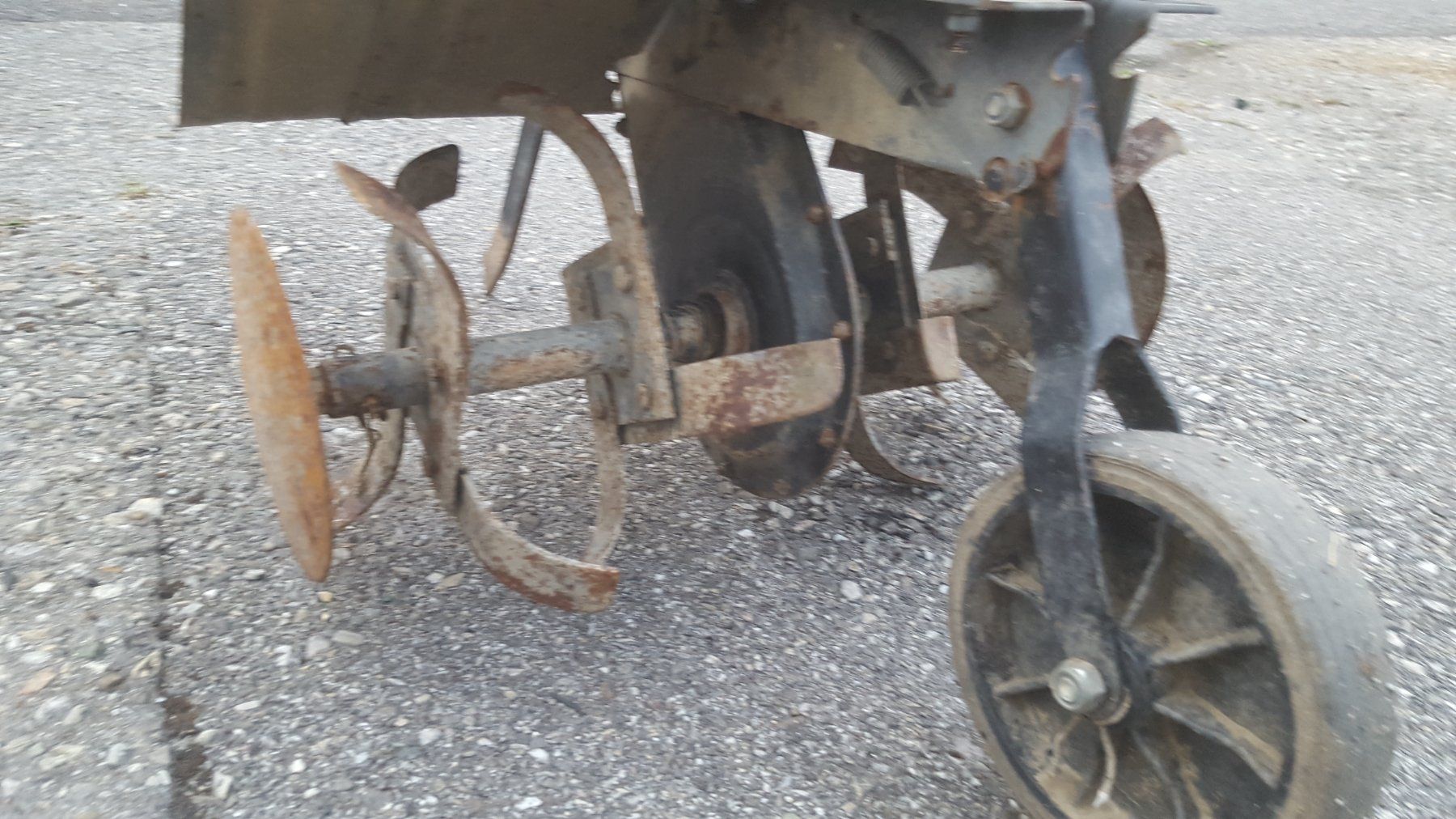 Tutte le macchine: Briggs & stratton 3hp – Usato da Biel / bienne venduto da Sarouch9 3