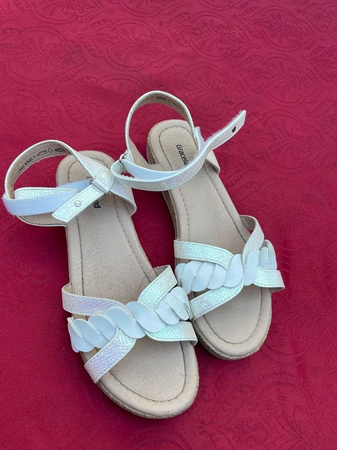 Scarpe per ragazze: Mädchen Sandalatten 33 Top Zustand – Nuovo (secondo la descrizione) da Bergdietikon venduto da antovale