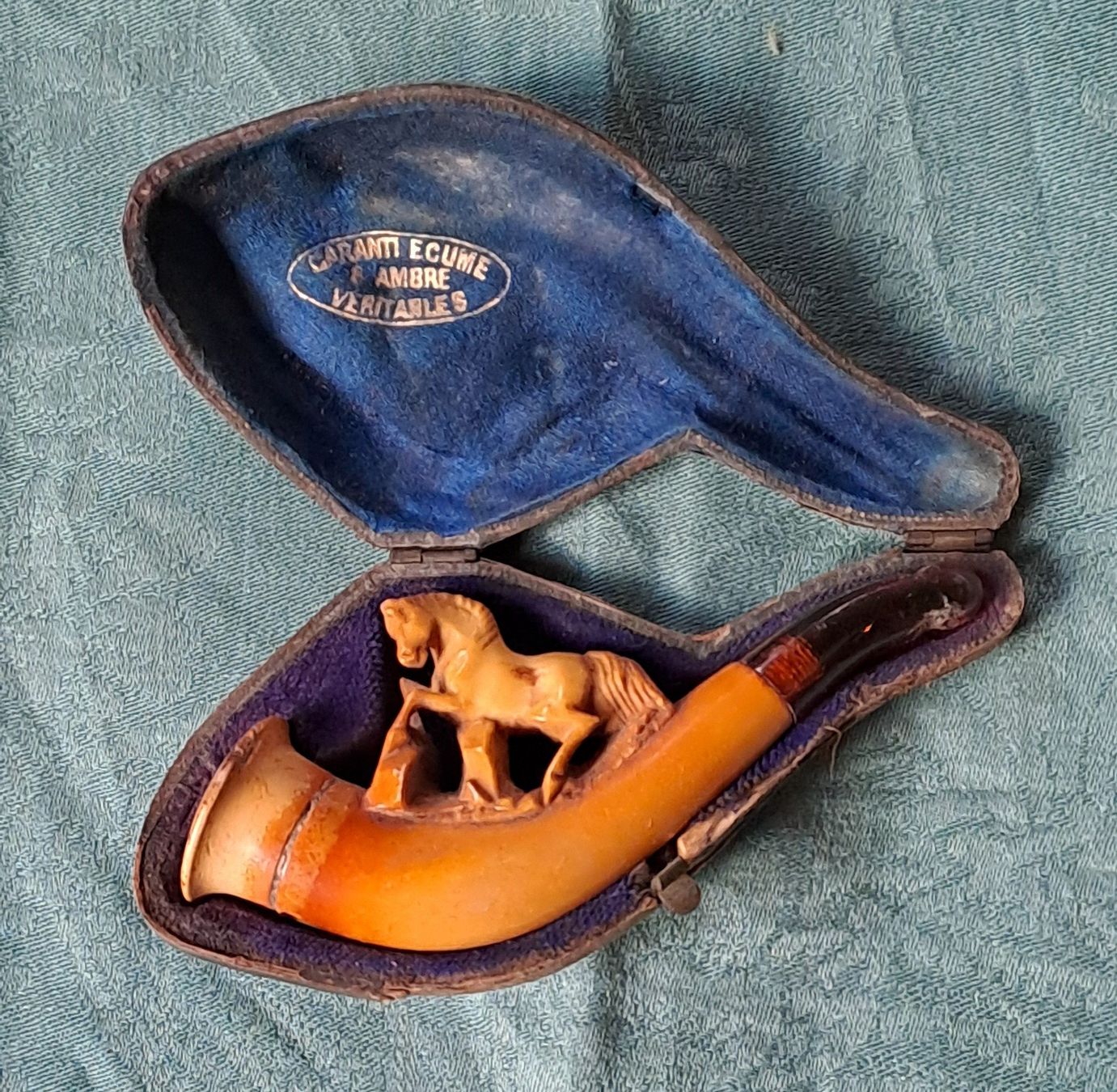 Tabakpfeifen & Zubehör: Antike Meerschaumpfeife mit Pferd, Bernstein – Gebraucht aus Trogen von Limboo