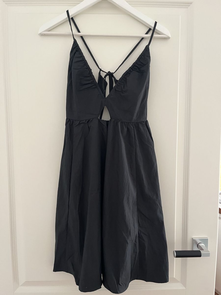 H&M Vestiti: Kleid schwarz Grösse S H&M  – Usato da Riehen venduto da SalomeTramer 1