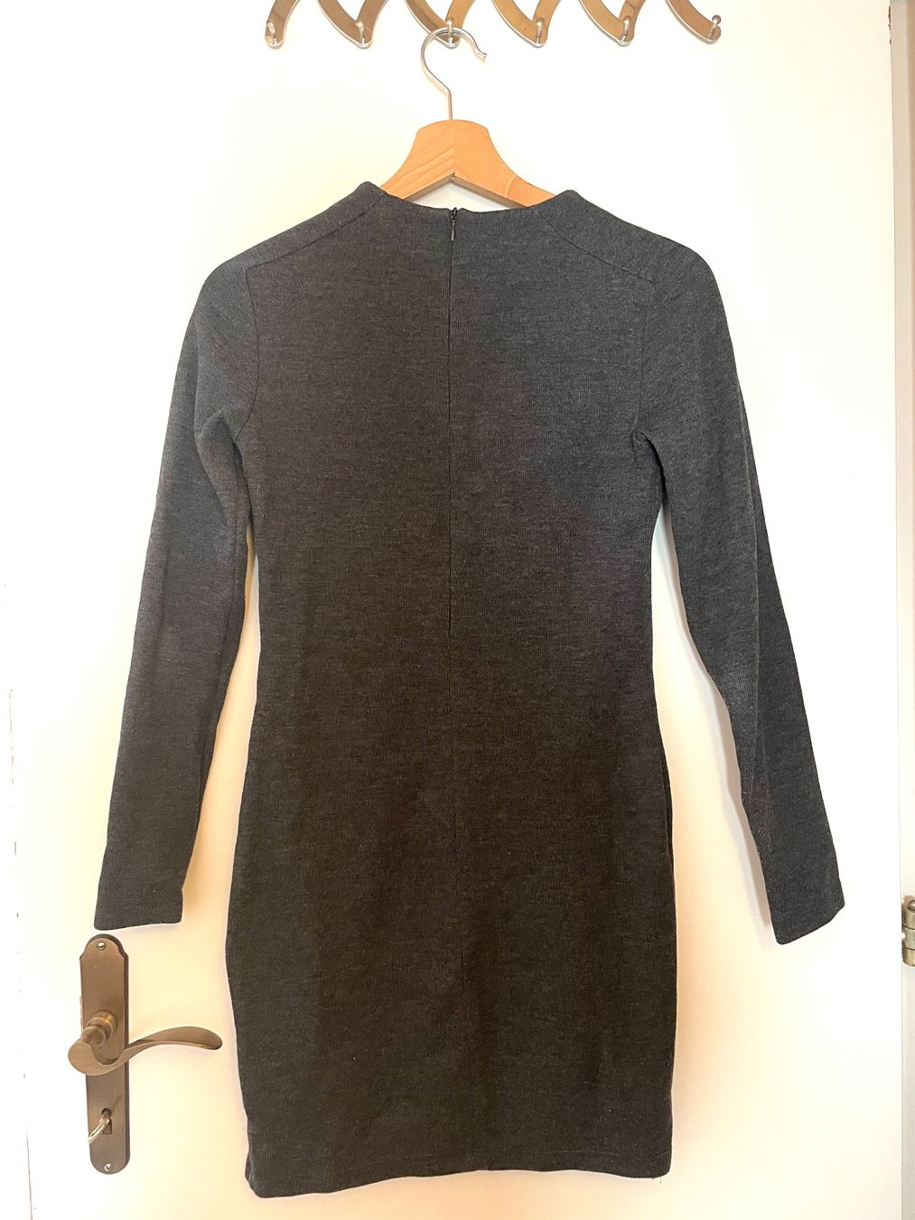 Zara Vestiti: Zara Strickkleid grau (S) – Usato da Triesen venduto da antonellaaa_ 3