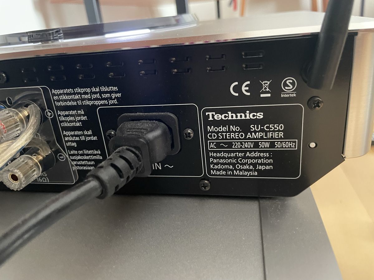 Technics Amplificateurs: Technics - SU-C550 / Amp with Network & CD Player – D'occasion à Zürich par knipso 4