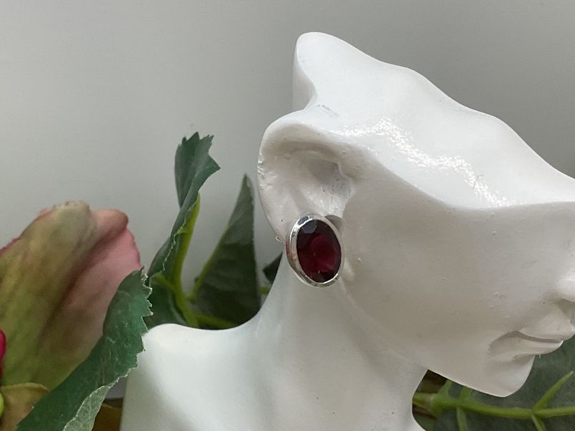 Orecchini pendenti & Orecchini a lobo: Schlichte Ohrstecker Sterlingsilber mit Rhodolith – Nuovo (secondo la descrizione) da Luzern venduto da S.Kern01 2