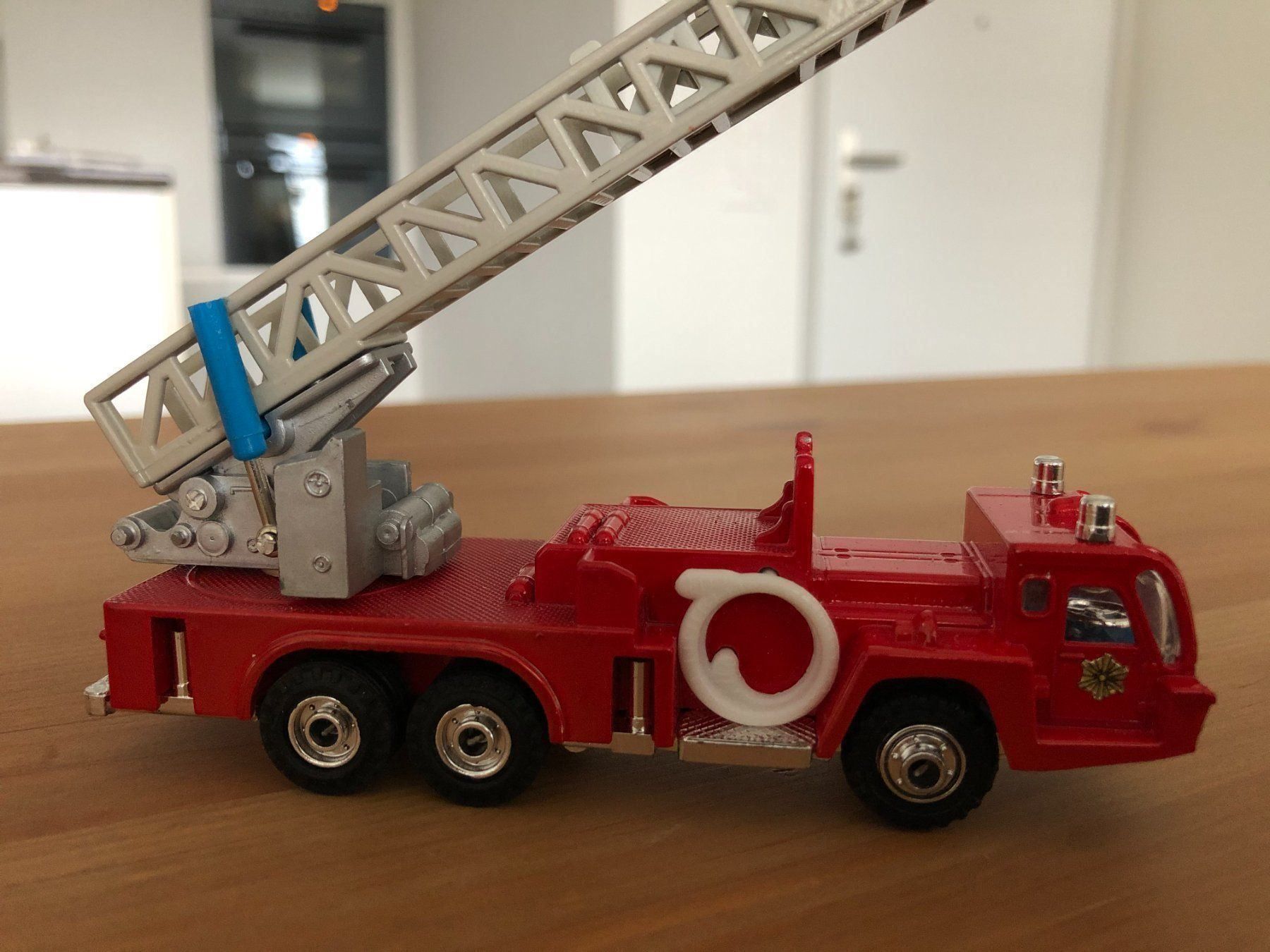 Modellini d'auto: SHINSEI AERIAL LADDER FIRE ENGINE – Usato da Meilen venduto da rdv_n7s9 8