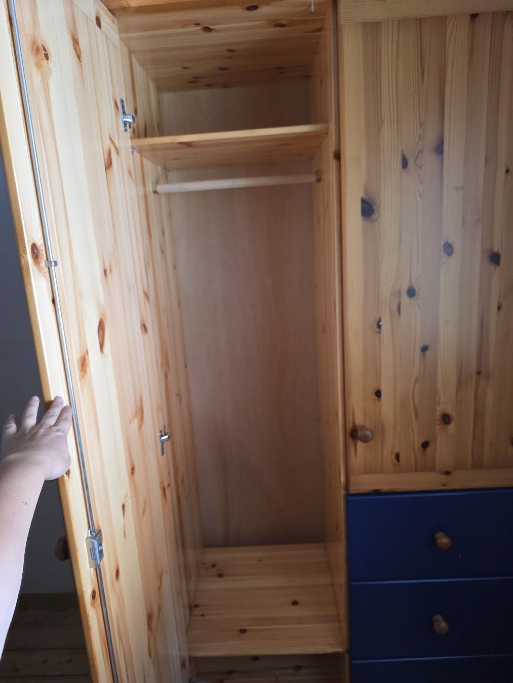 Schränke: Schrank massiv – Gebraucht aus Adlikon von Clara28 1