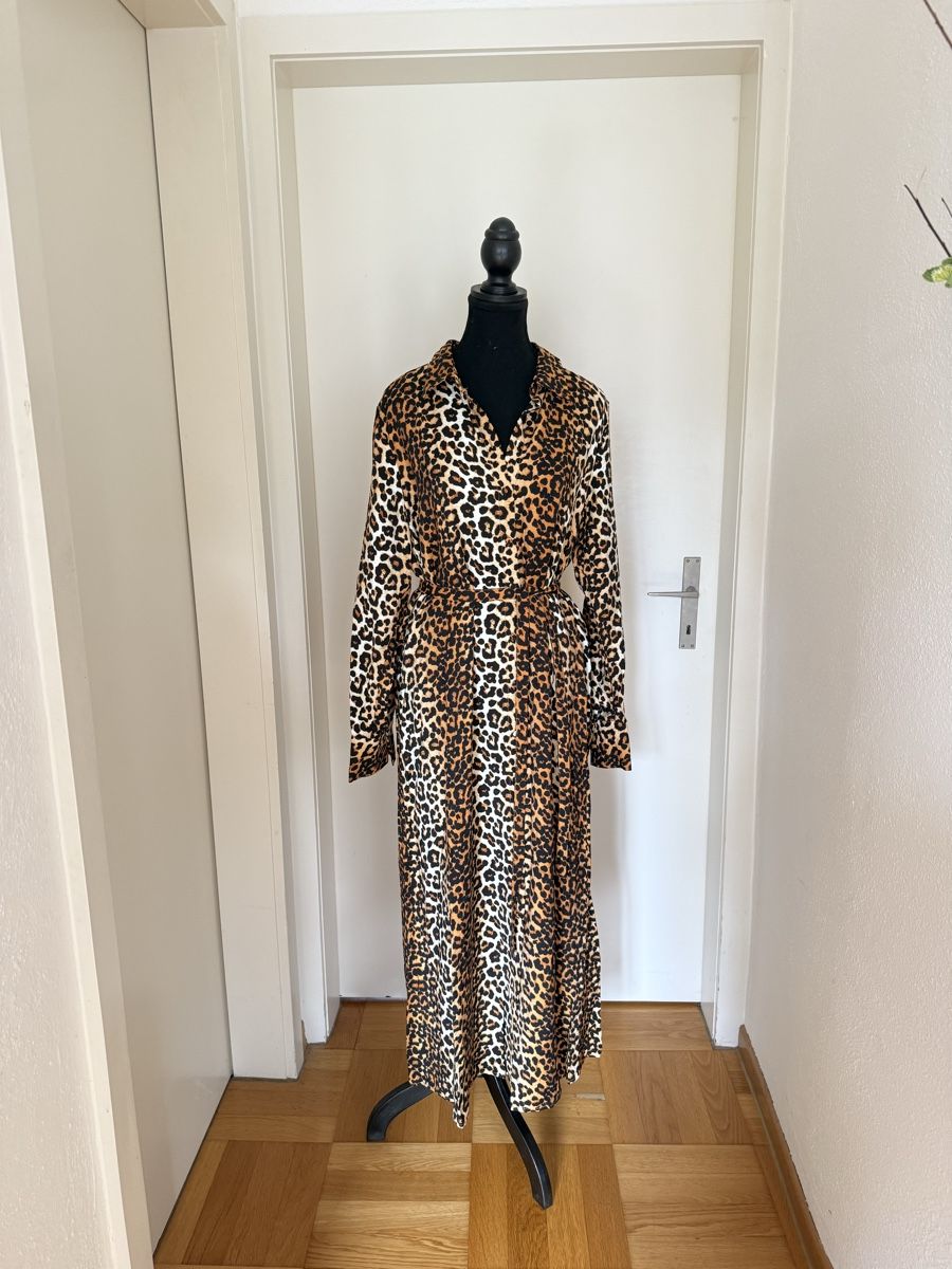 Kleider: YAS - Maxikleid mit Gürtel, Gr. 40 – Neu (gemäss Beschreibung) aus Zürich von Indigo2012