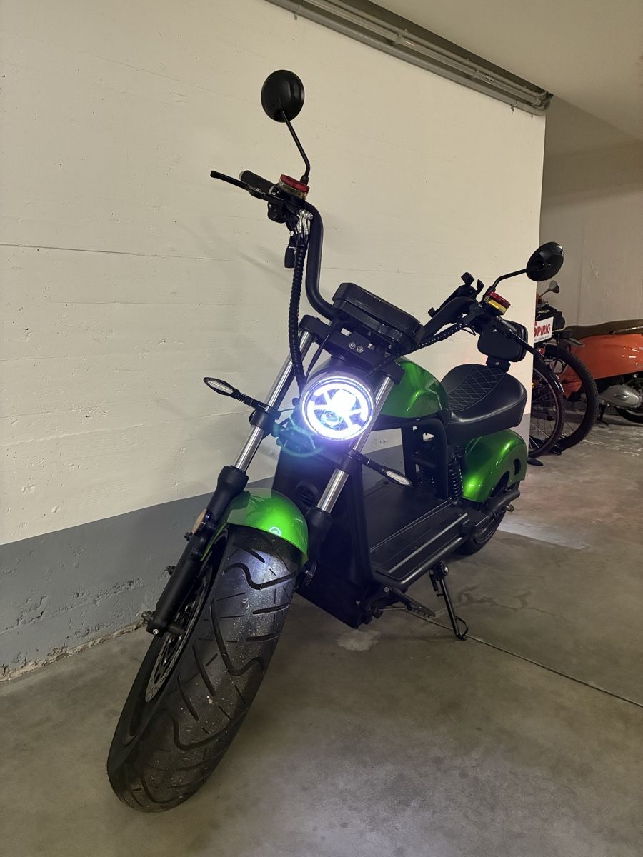 Scooter: E-Scooter LUQI HL6.0 S Roller mit Helm 2022 – Usato da Jona venduto da zweiradspezialist 3