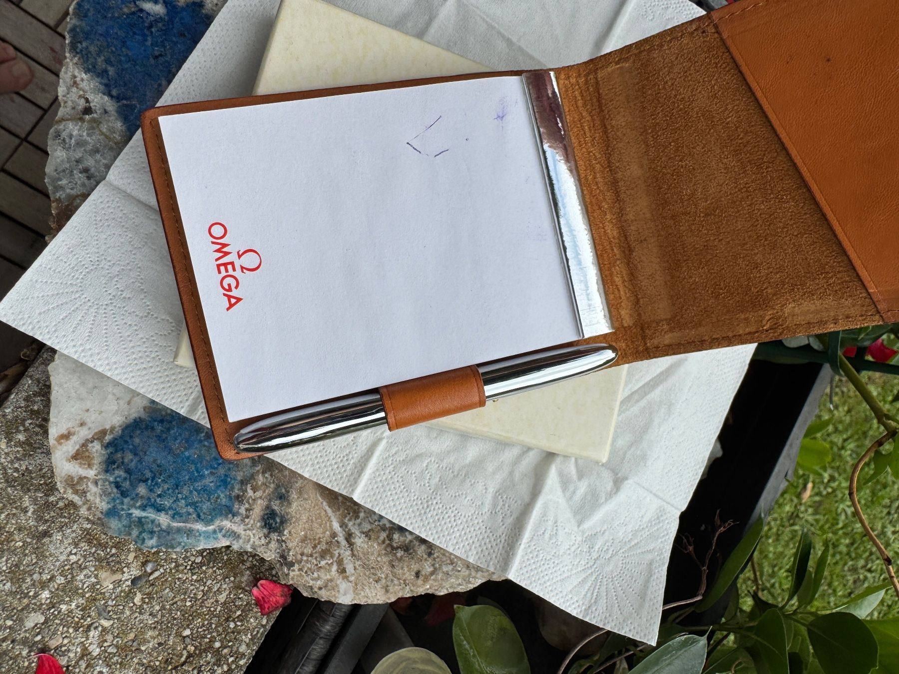 Omega Orologi: Omega Notebook mit Stift Omega space Shuttle – Usato da Ipsach venduto da Besos 3