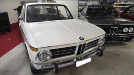 BMW 2002 Automatik Weiss 1973 E10 mit runden Heckleuchten