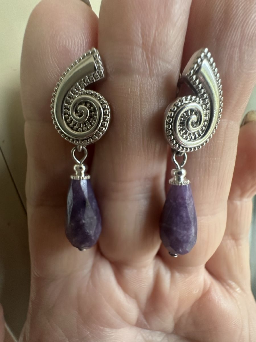 Ohrringe & -stecker: Ohrringe mit Amethyst Tropfen  – Neu und originalverpackt aus Kriens von Hortensie6 1