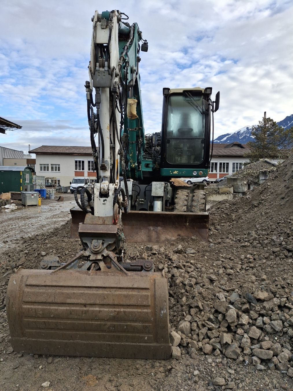 Liebherr Escavatori: Liebherr A 910 Compact Bagger Jahrgang 2014 – Usato da kägiswil venduto da Waltiming1968 2