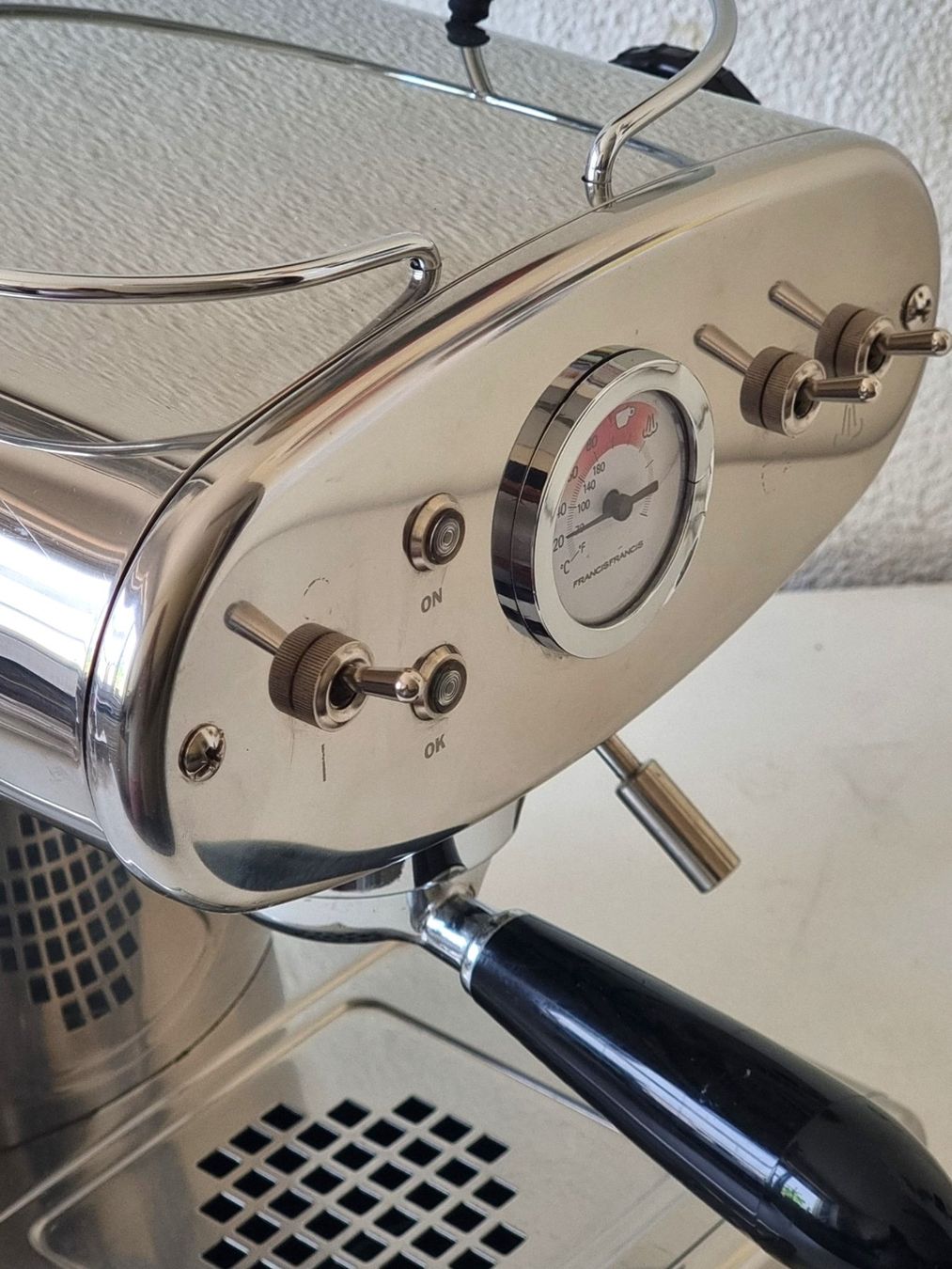 FrancisFrancis! Macchine per caffè & Macchine per espresso: Illy X1 Espressomaschine für Gemahlenen Kaffee – Usato da Zürich venduto da Pinogaudio 5