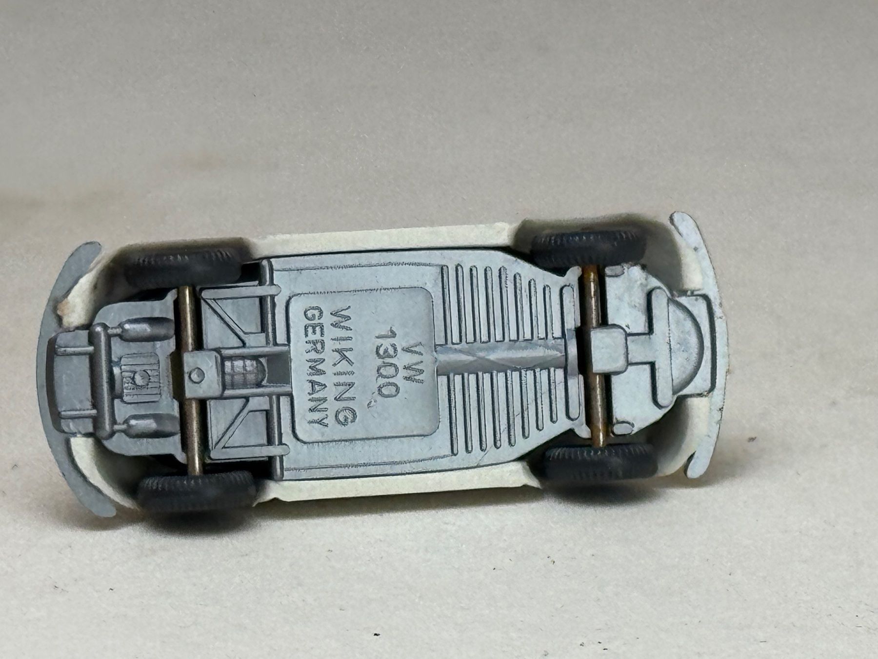 Wiking Modellini d'auto: GB- Wiking VW 1300 Käfer grauweiss – Usato da Elm venduto da Wikmtz 2