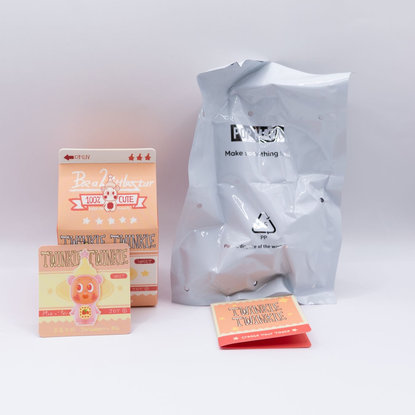 Pop Mart Statuette: POP MART TWINKLE TWINKLE Create Your Taste STRAWBERRY MILK! – Nuovo e nell'imballaggio originale da Belmont-Lausanne venduto da HausPopCharm