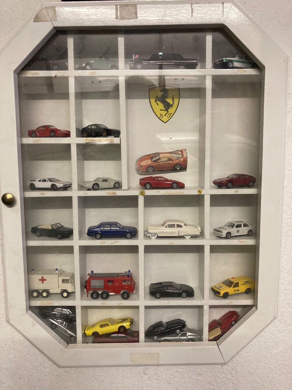 Herpa Modellini d'auto: Vitrine mit Modellen in 1:87 / Herpa und Diverse – Usato da Bern venduto da Spomme