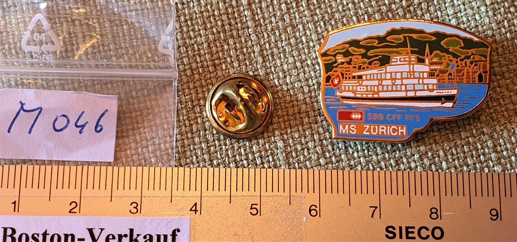 SBB/CFF/FFS Placchette & Badge: M046 - Pin Schiff SBB CFF FFS MS Zürich – Usato da Reinach BL venduto da Boston-Verkauf 1