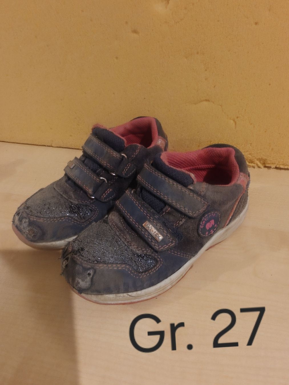 Scarpe per ragazzi: 2x Kinderschuhe Grösse 27 gebraucht – Usato da Sursee venduto da Charly-Sarah