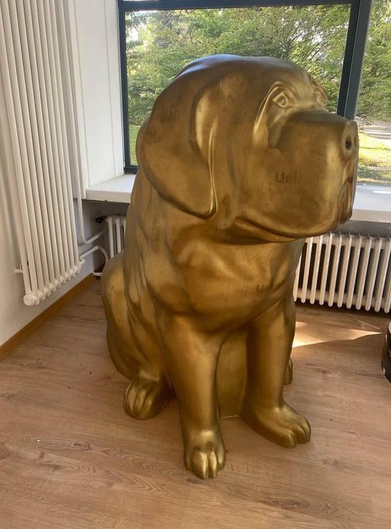 Tutte le decorazioni: BernArtiner Skulptur Hund - Bernardiner – Usato da Bern venduto da hotcars24 1