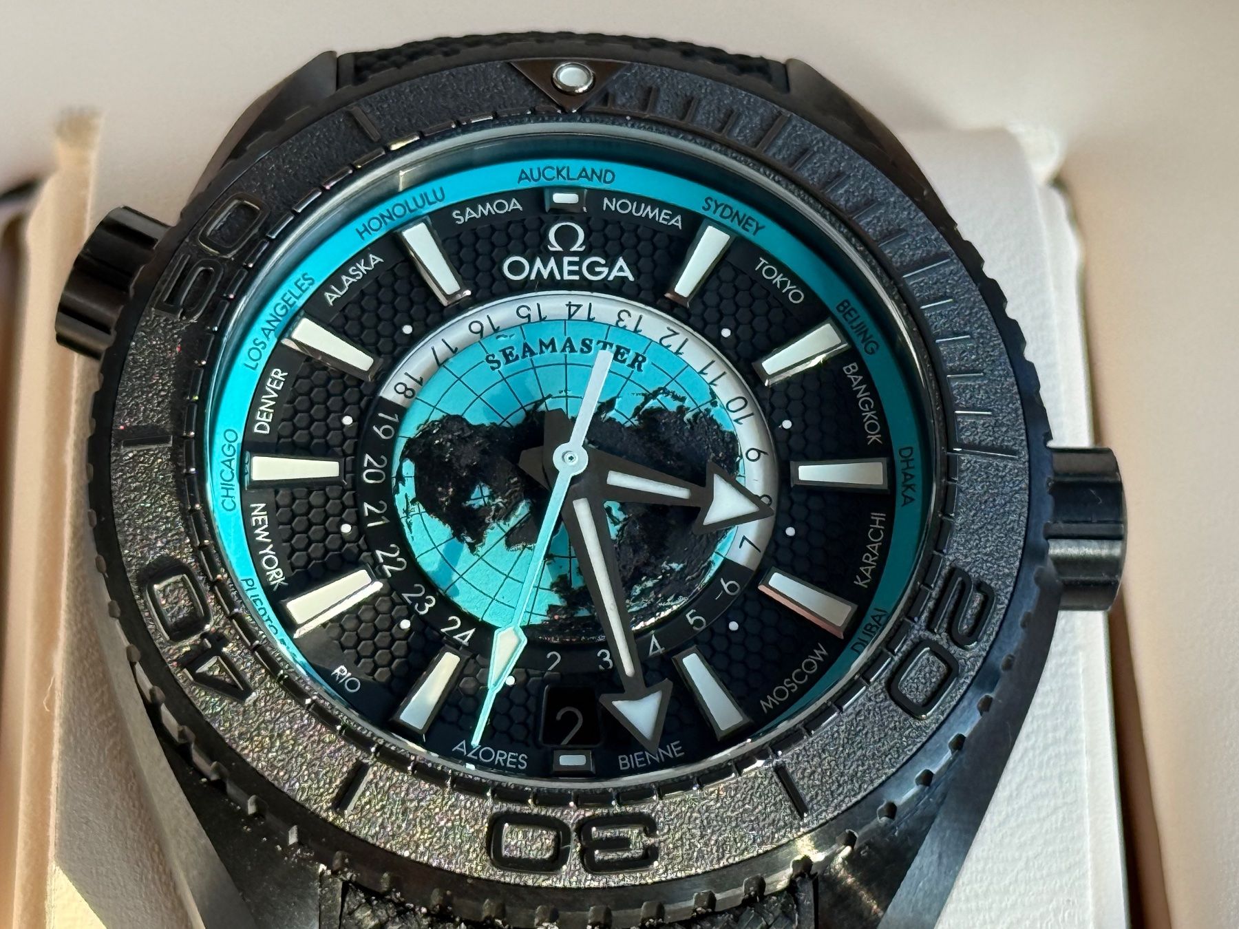 Omega Orologi: Omega Seamaster Planet Ocean 600 GMT Worldtimer 45.5mm – Nuovo e nell'imballaggio originale da Aarau venduto da trader1000 3