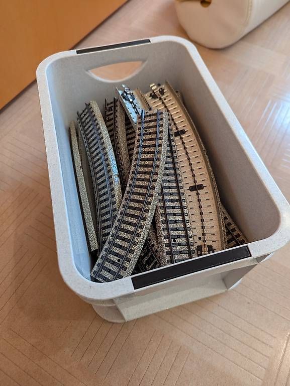 Märklin Modelleisenbahnen: Märklin H0 Schienen grosses Set – Gebraucht aus Uetikon am See von kil_zky5