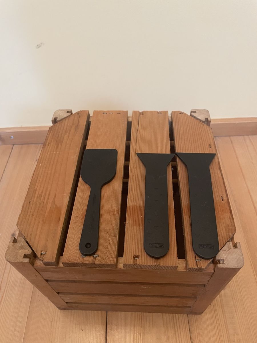 Stöckli Elettrodomestici da cucina: Raclette grill Stöckli mit 4 Pfännchen – Usato da Mollis venduto da cava10 5