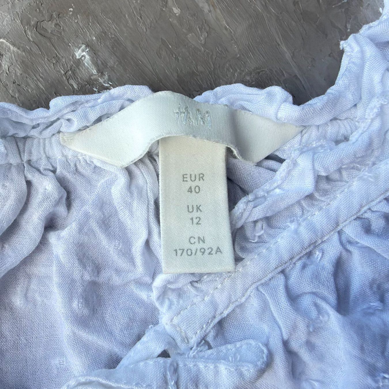 H&M Blusen: Blouse blanche H&M à pois texturés – Gebraucht aus Thônex von BrYu 6