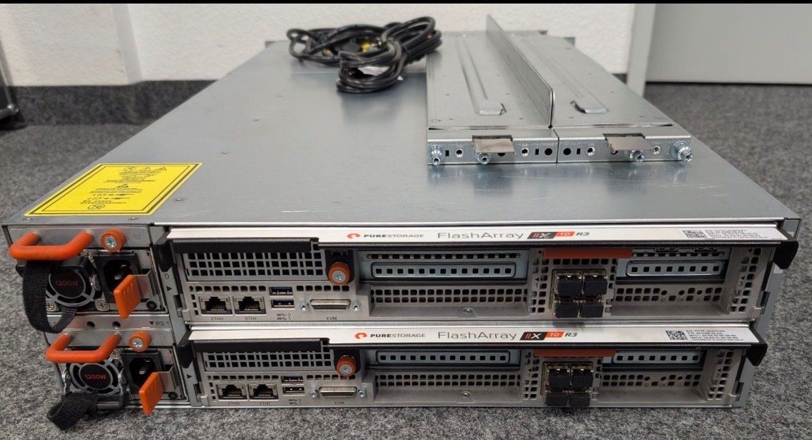 Server: Pure Storage //X10 R3 - All-Flash-Speichersystem – Usato da Zürich venduto da migipacucci 4