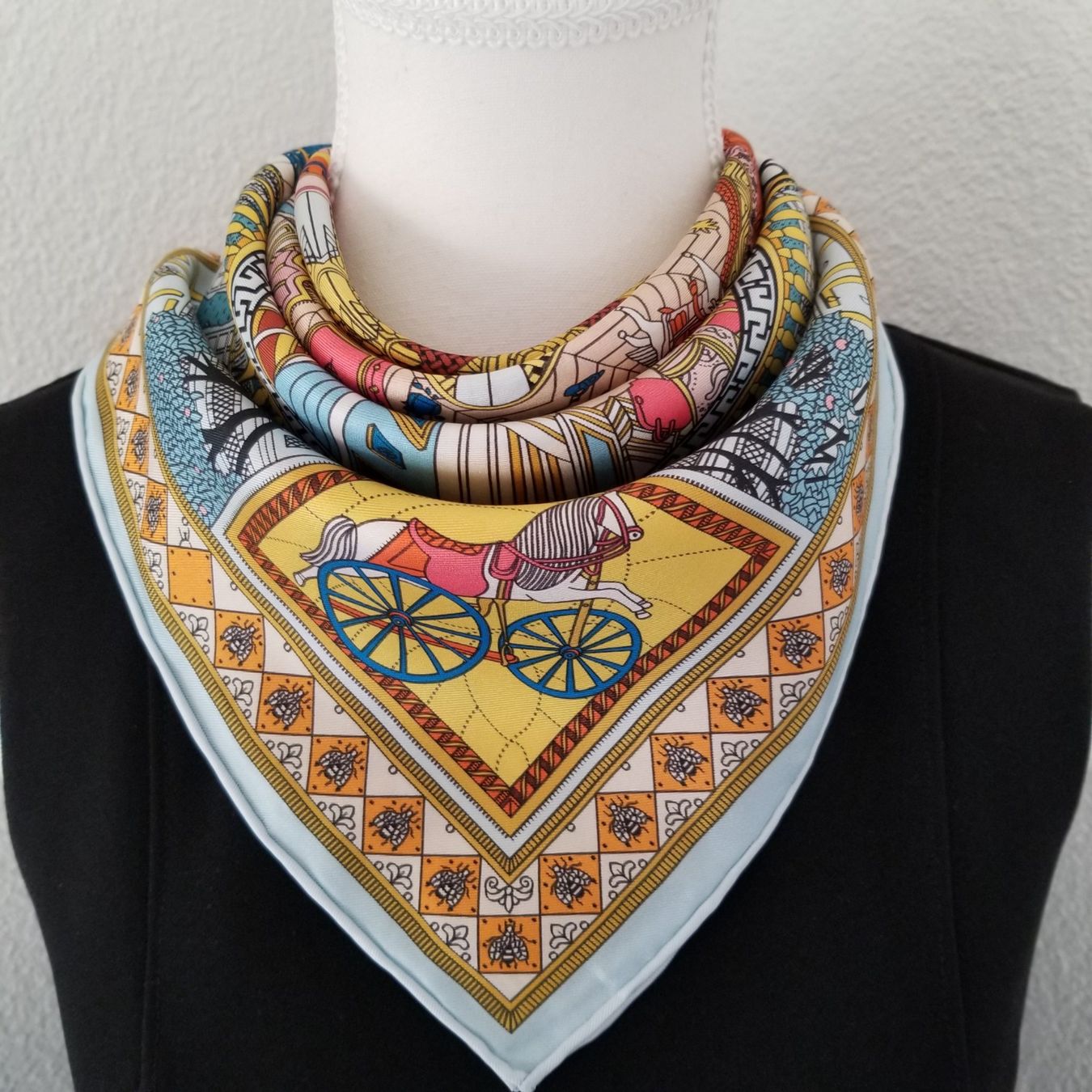 Foulards, Tücher & Schals: NEW 65cm Silk Twill Scarf Luxurious Pattern Carriage & Bugs – Neu und originalverpackt aus Baar von virginiablossoms 2