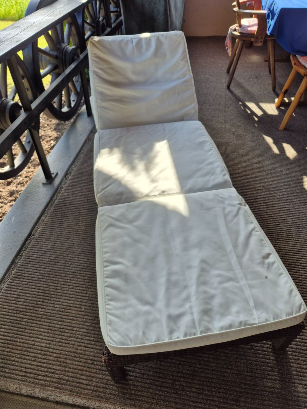Chaises longues: Rattan Sonnenliege – D'occasion à Wetzikon ZH par sgier1969