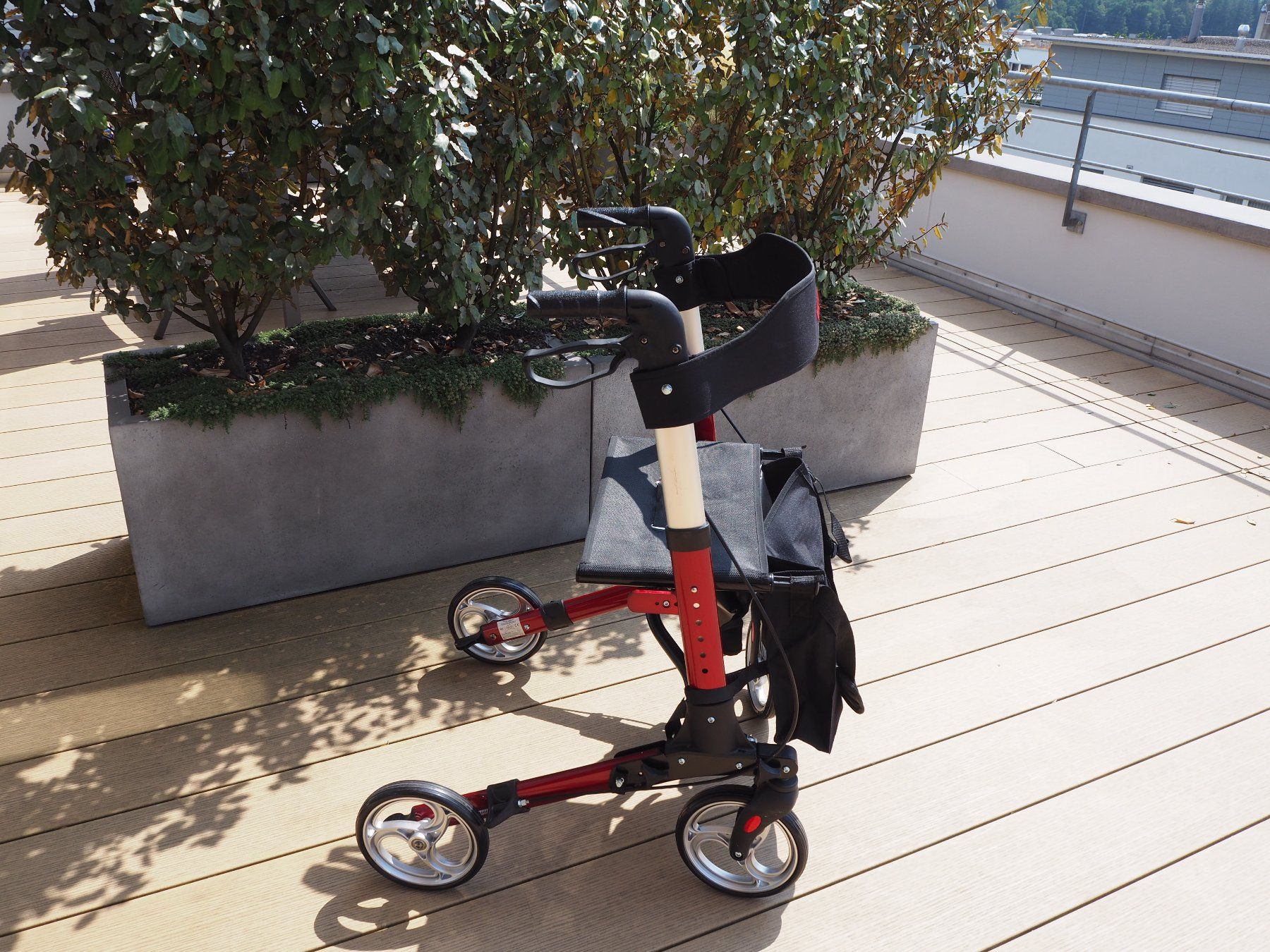 Aides à la marche: Antar Aluminium Rollator – D'occasion à Niederrohrdorf par Jaegermeister1